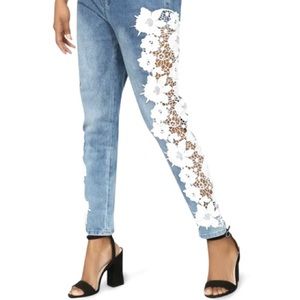 NWT// High-Rise Skinny Jeans w/ side crochet